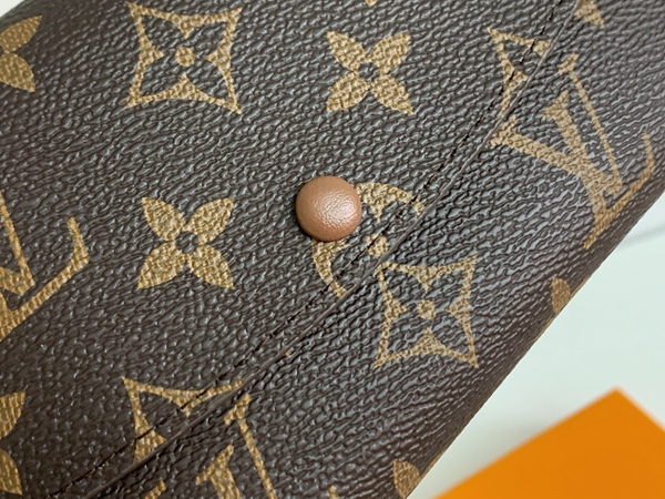 LVコピーウォレット着用イメージ